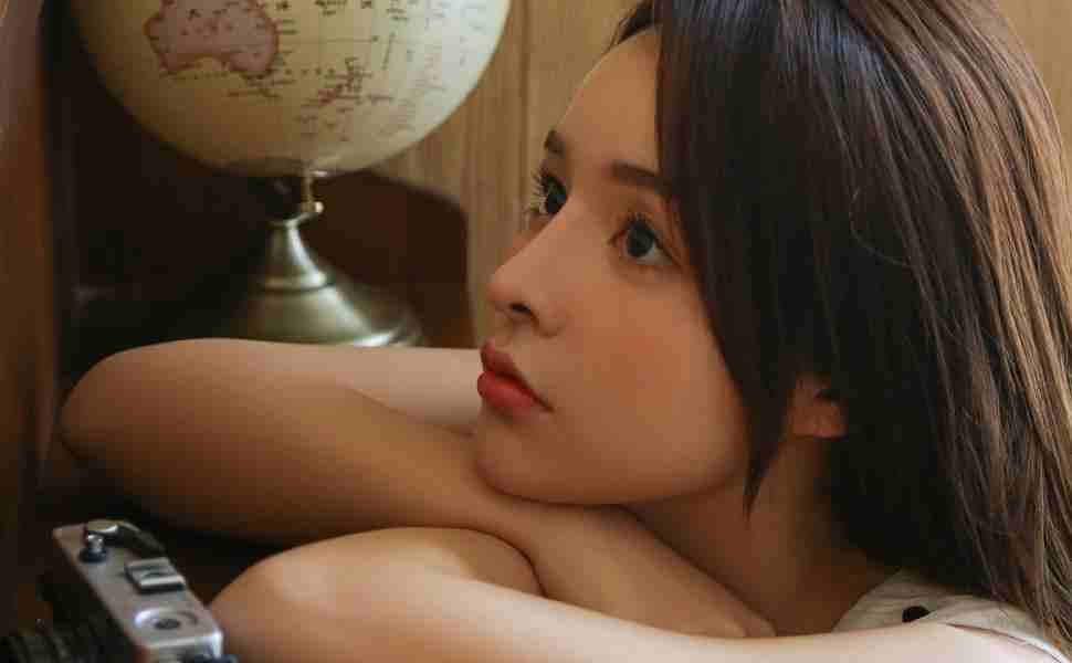 西瓜从六楼扔下竟完好无损，雷军说的“防弹涂层”到底是什么？